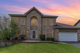 1379 Hunter Cir, Naperville, IL 60540