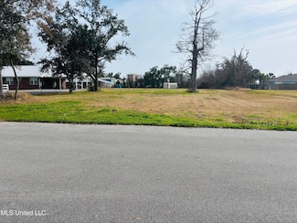218 E Railroad St, Pass Christian, MS 39571