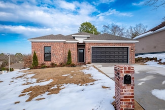 10714 Windridge Dr, Sherwood, AR 72120