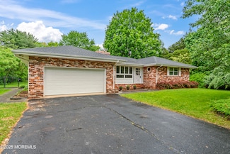 205 Edgemere Dr, Toms River, NJ 08755