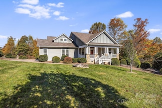 514 Monarch Rd, Hendersonville, NC 28739