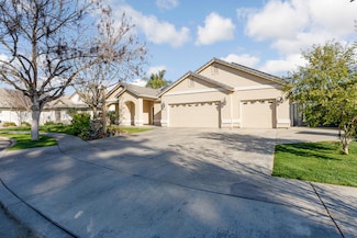 2520 N Liberty Ct, Visalia, CA 93292