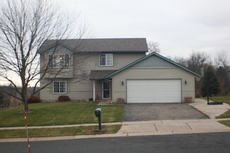 1252 N Pine Dr NE, Pine Island, MN 55963