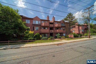 214B Washington Ave Unit 214B, Fort Lee, NJ 07024