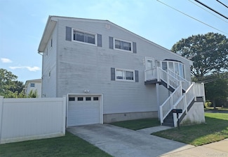 173 Cedar St, Freeport, NY 11520