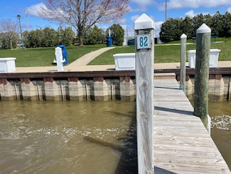 398 Anchors Way Unit 82s, Saint Joseph, MI 49085