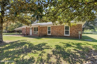 10413 Charpentier Dr, Moss Point, MS 39562