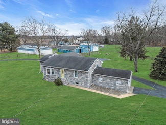 71 Lakewood Rd, Plumsted, NJ 08533