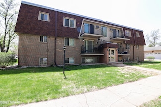 1815 21st Ave S Unit 318, Grand Forks, ND 58201