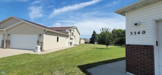 3334 10th St S, Moorhead, MN 56560