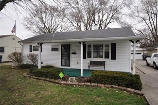 1930 S Lazy Creek Dr, Muncie, IN 47302