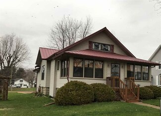 617 S Madison St, Cuba City, WI 53807