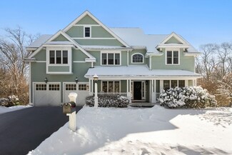 125 Peach Tree Ln, North Andover, MA 01845