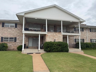 2312 Indian Dr, Enid, OK 73703