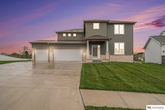 18514 Olive Cir, Omaha, NE 68136