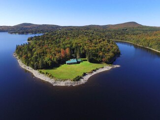 108 Varney Rd, Pittsburg, NH 03592