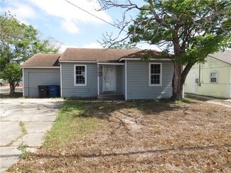 3702 Harris Dr, Corpus Christi, TX 78411