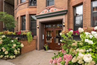 51 Avon St S Unit 24, Saint Paul, MN 55105