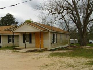 939 Railroad St N, Broxton, GA 31519