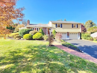 7 Adams St, Westborough, MA 01581