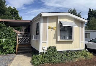 742 N 2nd Ave Unit SPC 15, Gold Hill, OR 97525