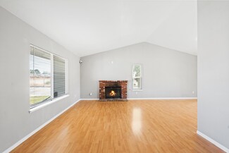 702 W Avenue H-2, Lancaster, CA 93534