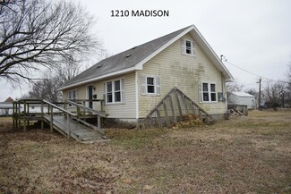 1210 Madison St, Galena, KS 66739