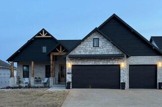 2980 W Teton Dr, Springfield, MO 65810