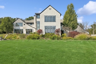 300 E Blodgett Ave, Lake Bluff, IL 60044