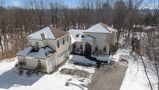 108 Woods Ln, Albany, NY 12204