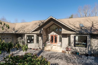 155 Poplar Loop Dr, Flat Rock, NC 28731