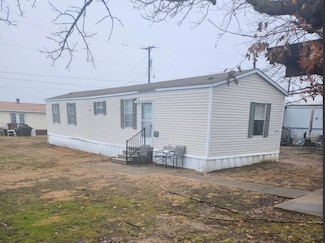 902 Taylor Dr, Joshua, TX 76058