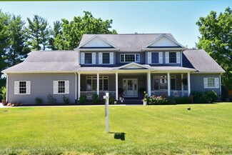 W9147 Red Feather Dr, Cambridge, WI 53523