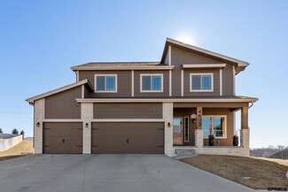 4603 N 180th Avenue Cir, Elkhorn, NE 68022