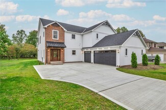 316 Miner Rd, Highland Heights, OH 44143