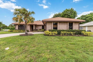 21920 Holly Tree Way, Boca Raton, FL 33428