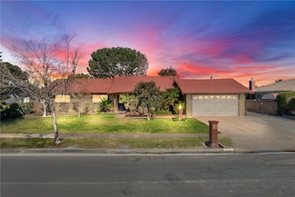 825 W Hacienda Dr, Corona, CA 92882