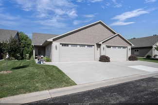 1614 Stanton Cir, Appleton, WI 54915