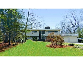 35 Carlisle Pines Dr, Carlisle, MA 01741