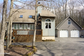 102 Winding Brook Dr, Shohola, PA 18458