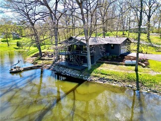 310 Lake Vista Dr, Zanesville, OH 43701