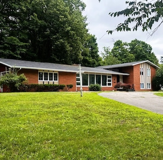 1246 Dyemeadow Ln, Flint, MI 48532