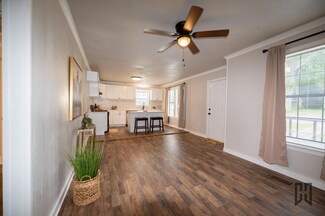 215 S Roosevelt Dr, Minden, LA 71055