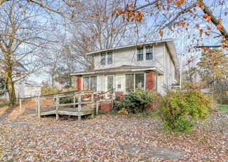 210 Jefferson St, Dowagiac, MI 49047