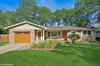 404 Black Oak Dr, Trail Creek, IN 46360