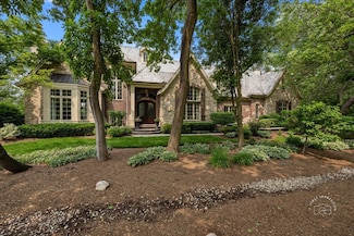 1088 Dunstan Rd, Geneva, IL 60134