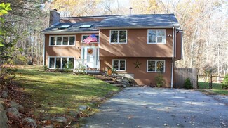 123 Hammet Rd, Coventry, RI 02816