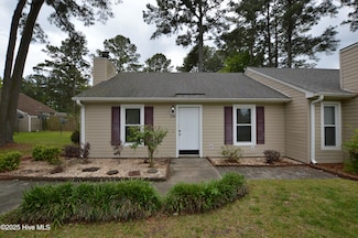 196 Village Dr, Jacksonville, NC 28546