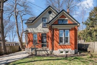 4315 Erie Ave, Cincinnati, OH 45227