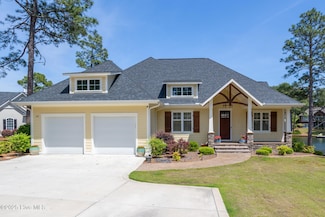 102 Featherston Point, Seven Lakes, NC 27376